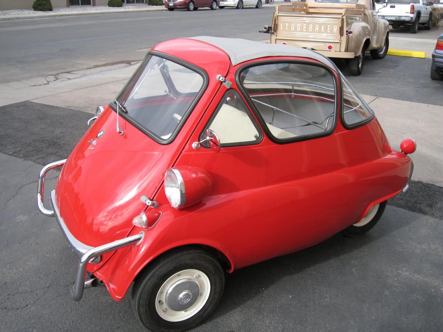  BMW Isetta 300 1957 года  (фото 1 из 15)